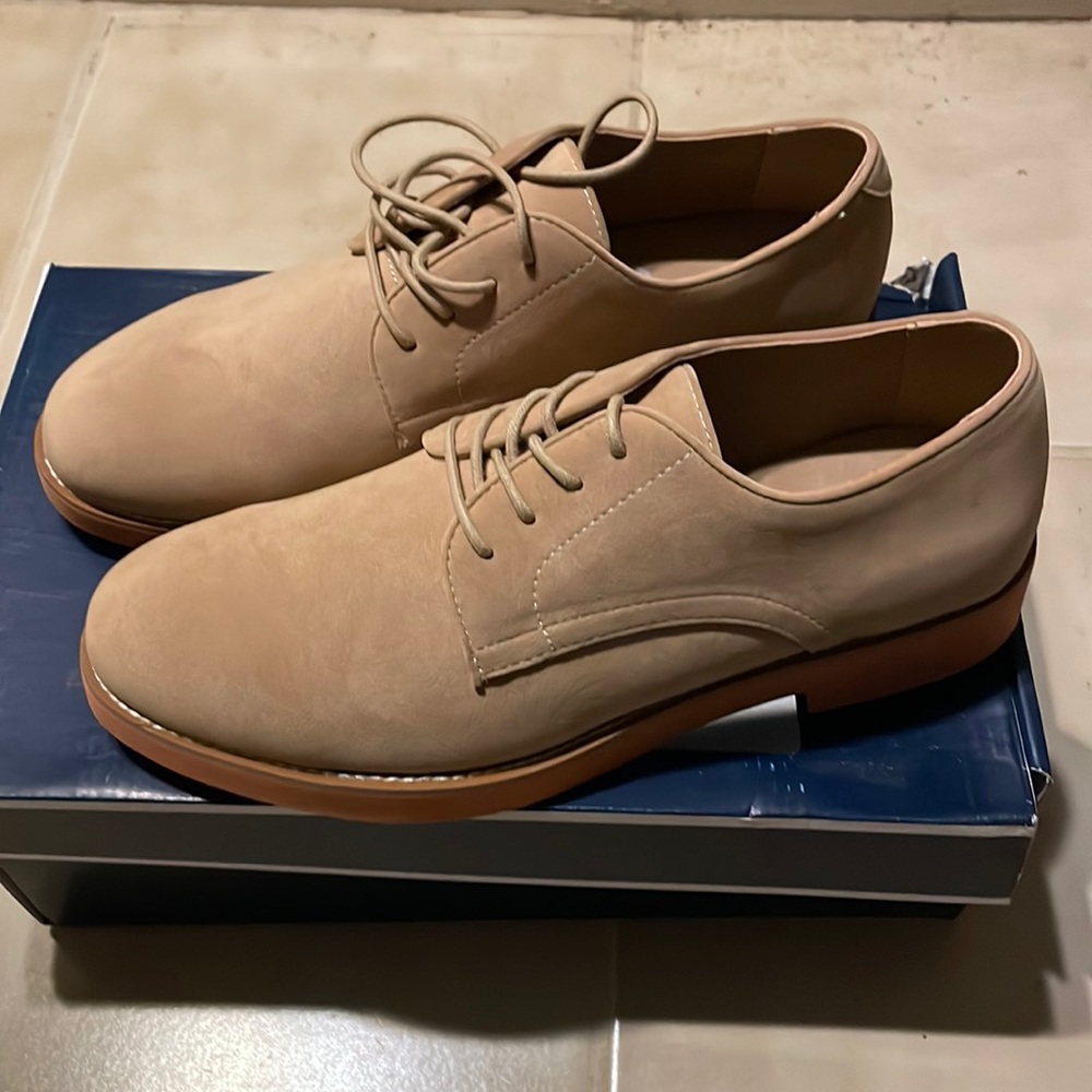 Shiloh Buck shoes Taupe size 9
